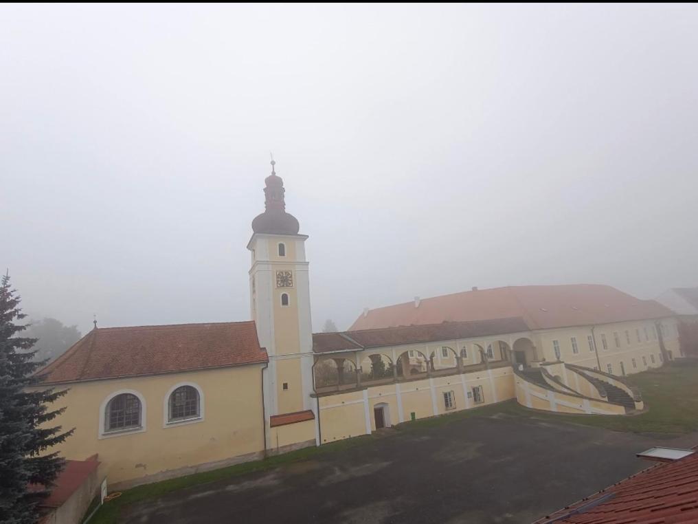 Penzion Nove Dvory Kutna Hora Bagian luar foto