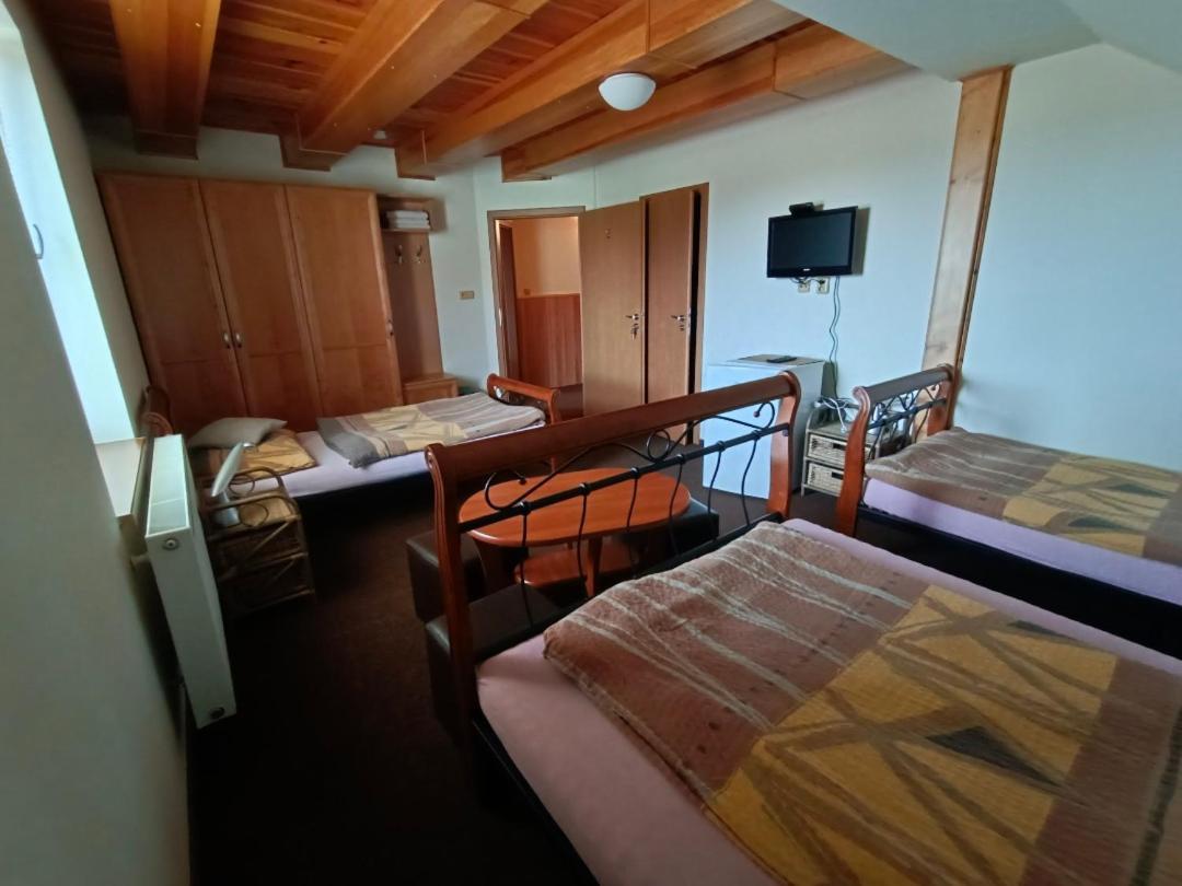 Penzion Nove Dvory Kutna Hora Bagian luar foto