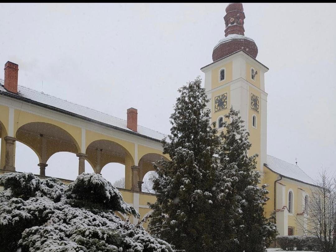 Penzion Nove Dvory Kutna Hora Bagian luar foto